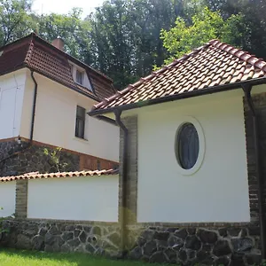 - Zbraslav, U Zamku Apartment