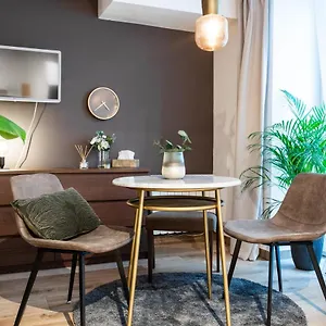 Cozy Modern In Prague's Absolute Center Apartamento