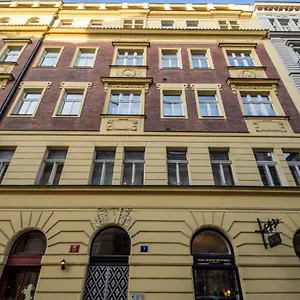 Autentic Platnerska Apartamento