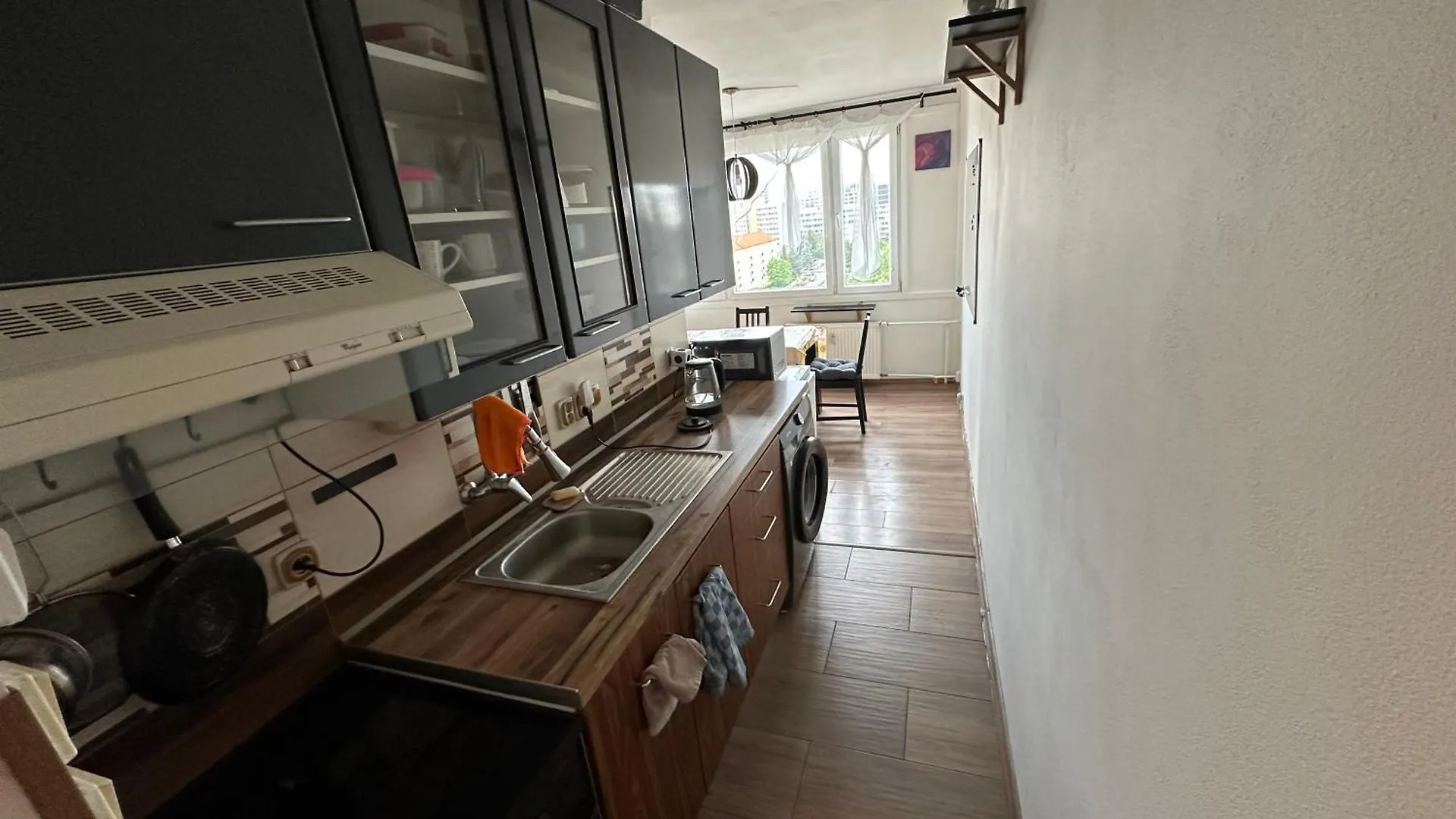 Private Rooms, Stunning City Views, Top-Floor With Balcony, Bathtub, Internet, Coffee プラハ ホームステイ