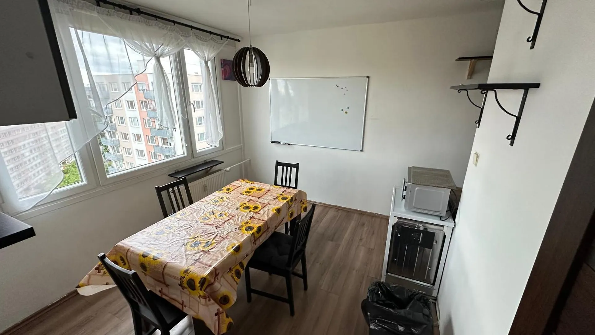 ホームステイ Private Rooms, Stunning City Views, Top-Floor With Balcony, Bathtub, Internet, Coffee プラハ