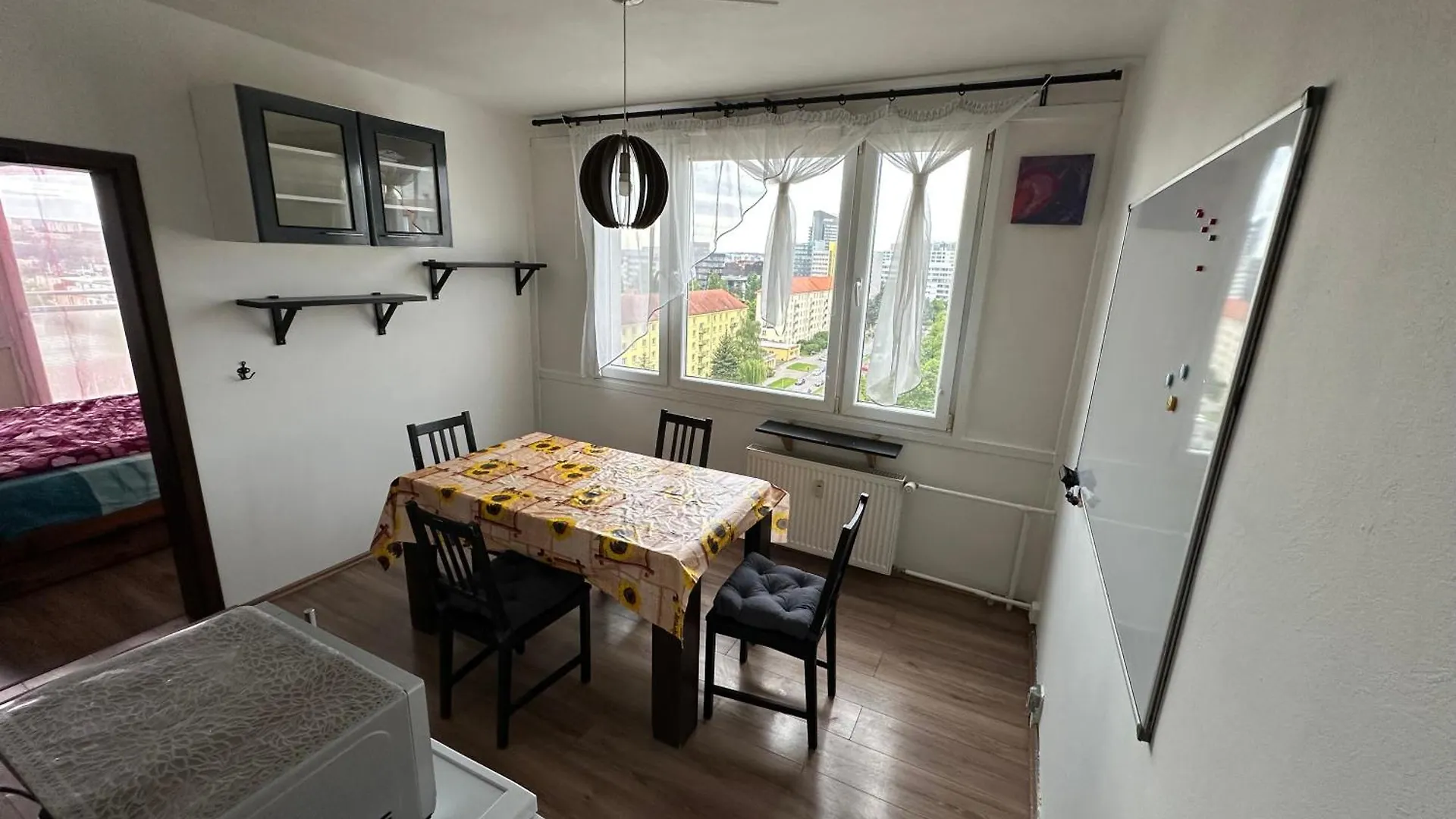 Private Rooms, Stunning City Views, Top-Floor With Balcony, Bathtub, Internet, Coffee プラハ 0*,